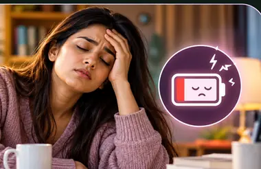 Laptop के सामने थकी हुई, सिर पकड़े महिला